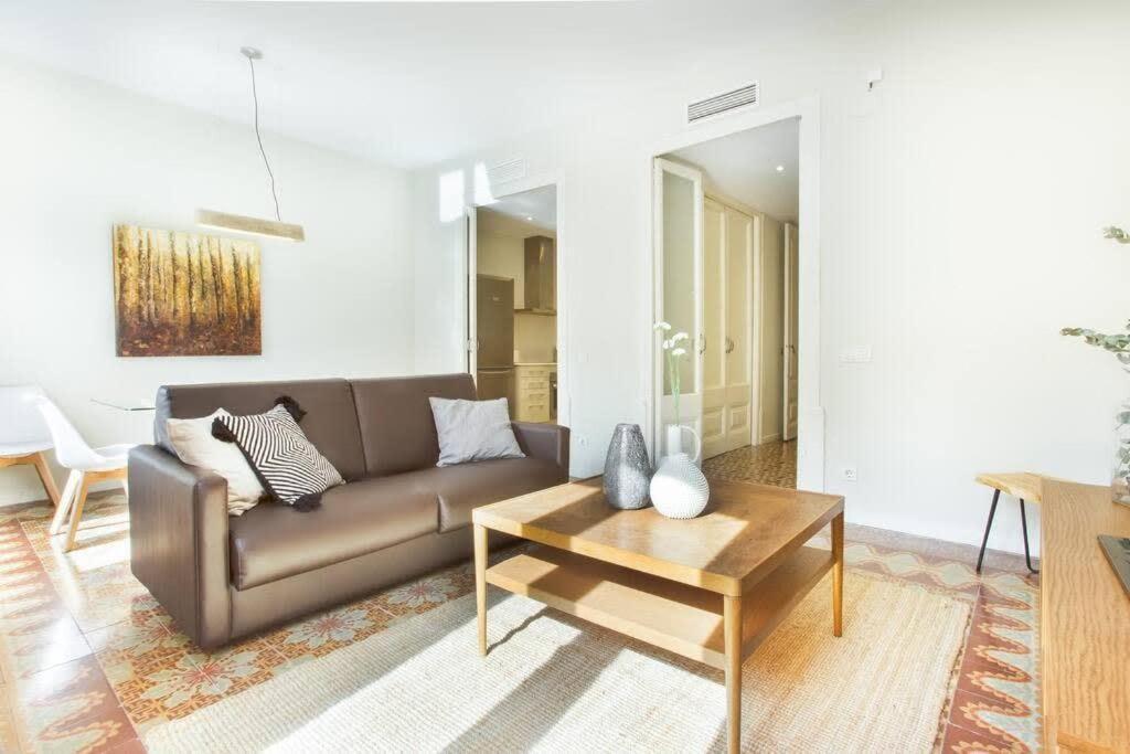 4Bedroom Apart With Balcony In Las Ramblas 3-2 Barcelona Eksteriør billede
