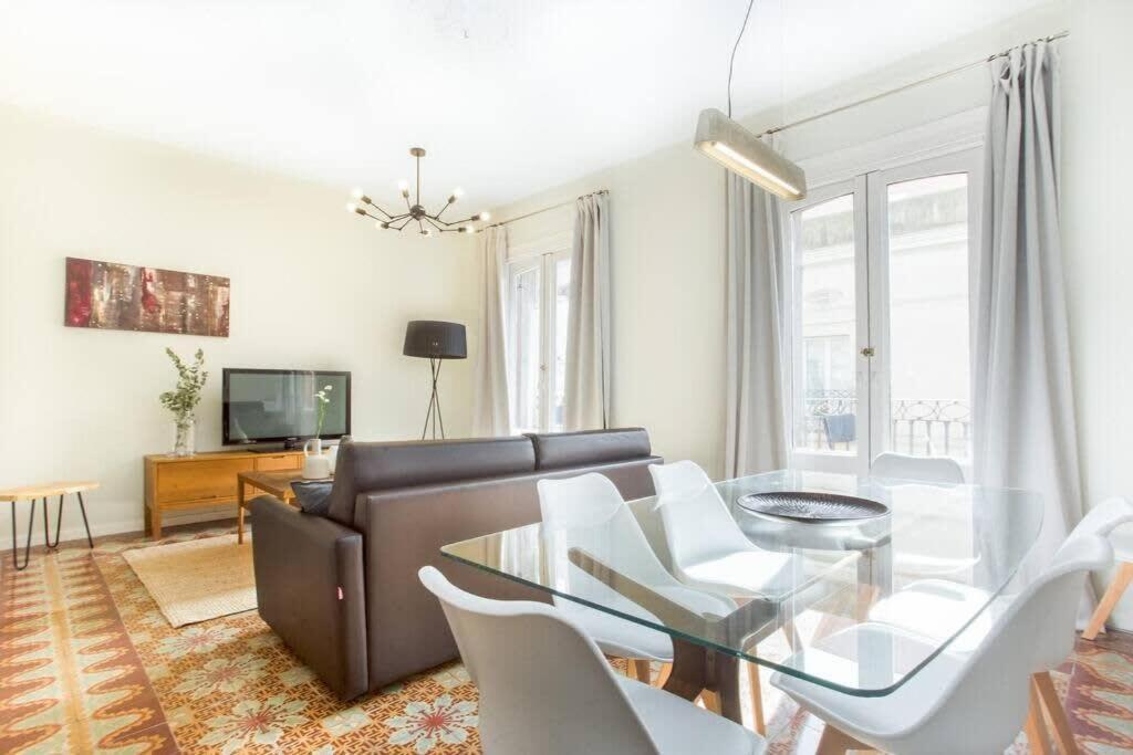 4Bedroom Apart With Balcony In Las Ramblas 3-2 Barcelona Eksteriør billede