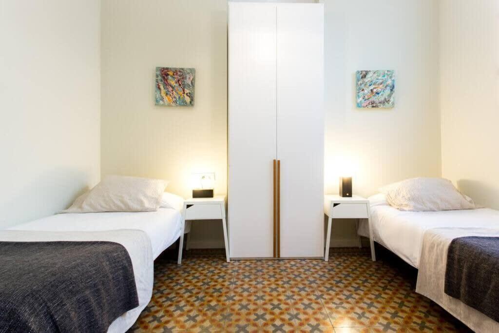 4Bedroom Apart With Balcony In Las Ramblas 3-2 Barcelona Eksteriør billede