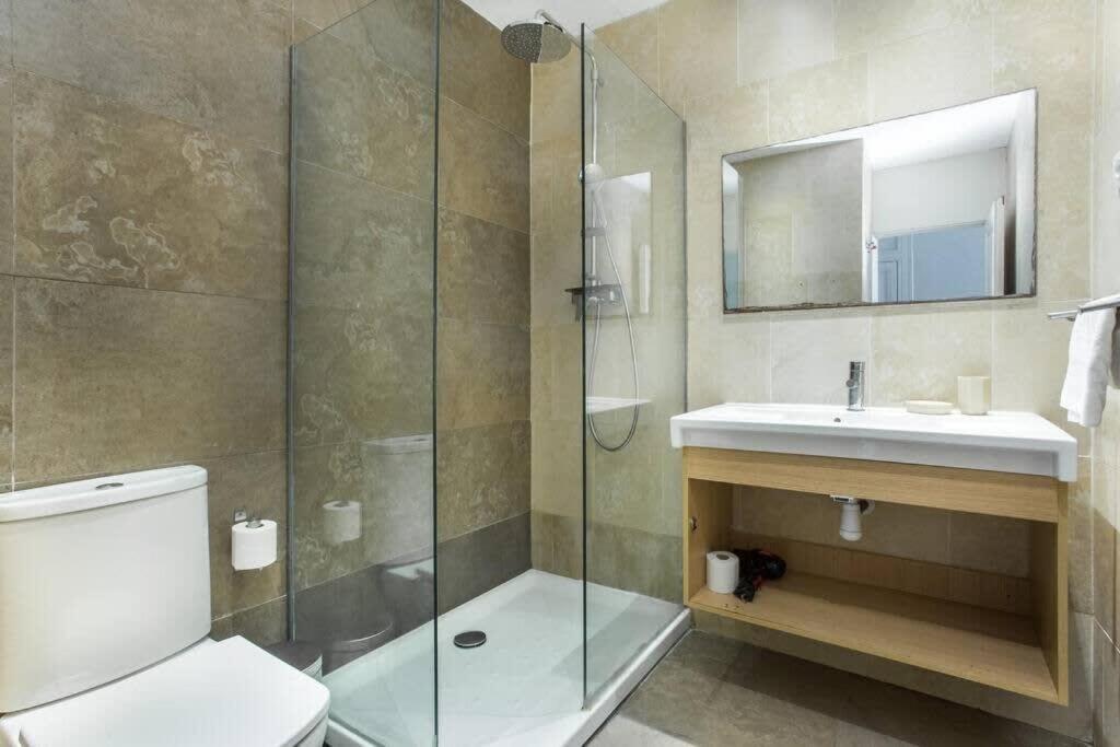 4Bedroom Apart With Balcony In Las Ramblas 3-2 Barcelona Eksteriør billede