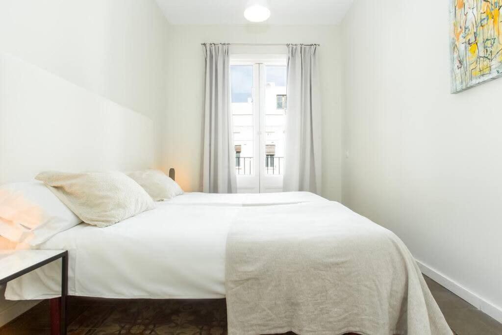 4Bedroom Apart With Balcony In Las Ramblas 3-2 Barcelona Eksteriør billede