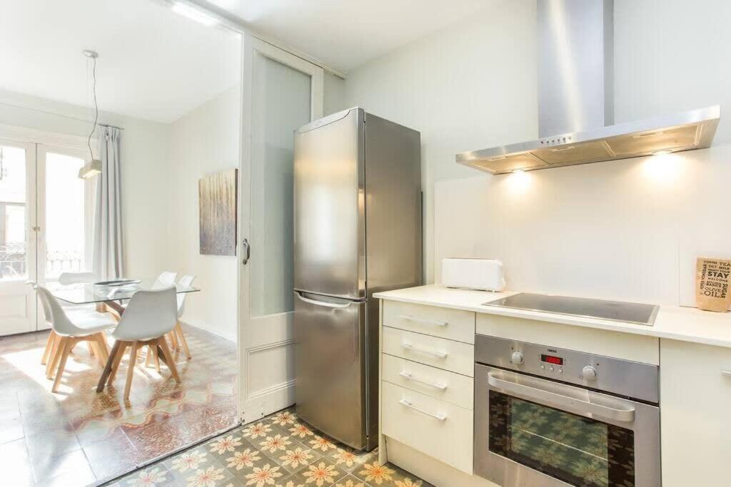 4Bedroom Apart With Balcony In Las Ramblas 3-2 Barcelona Eksteriør billede